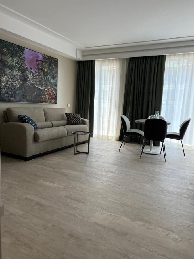 Ceccarini 9 Home Suite Home Riccione Exterior foto