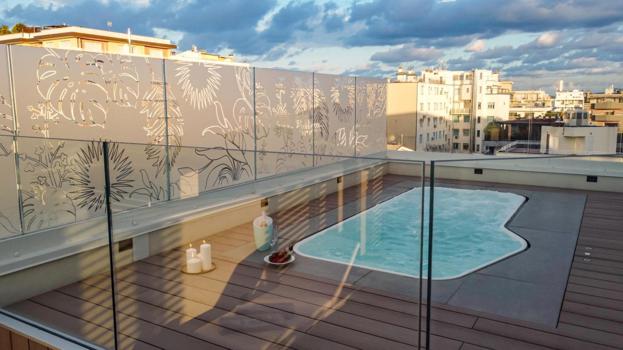 Ceccarini 9 Home Suite Home Riccione Exterior foto